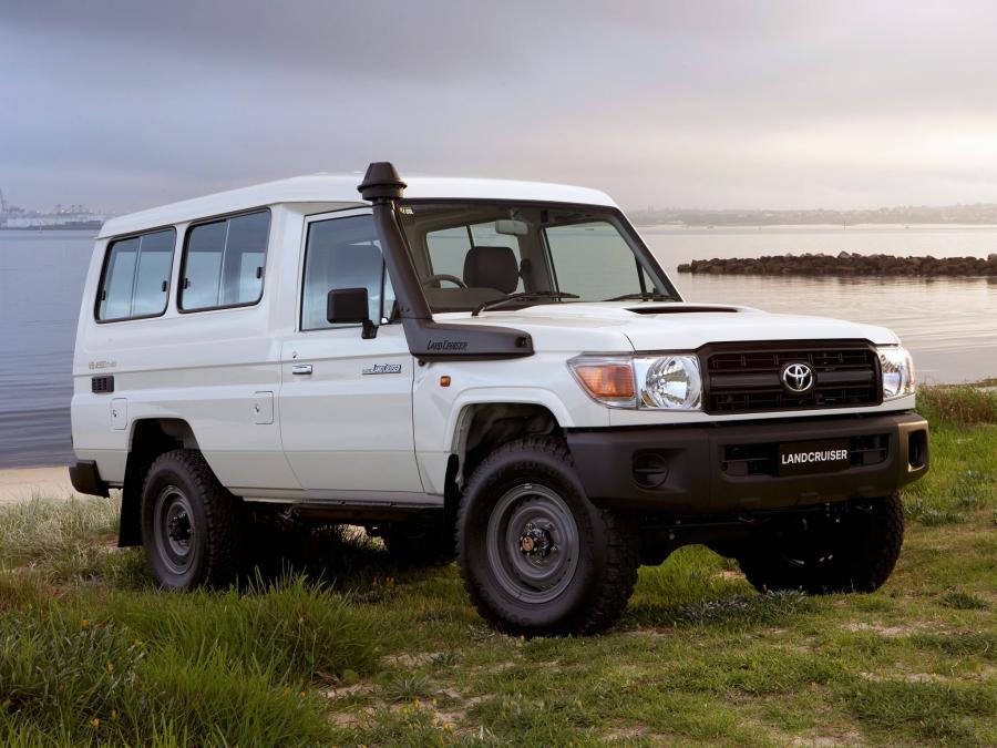 Toyota Land Cruiser 70 Troop Carrier (ZA) '2007